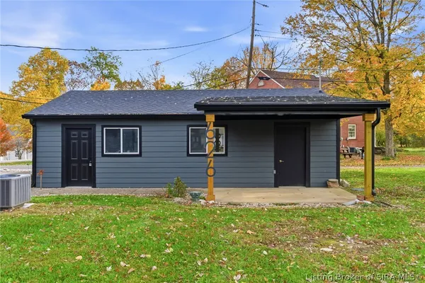 $359,000 | 626 Maple Lane, New Albany, IN 47150