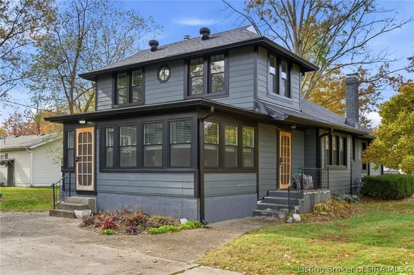 $359,000 | 626 Maple Lane, New Albany, IN 47150