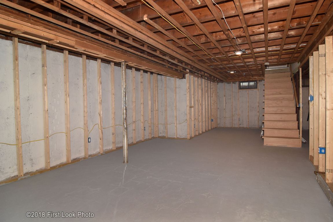 16 Cranberry Road North Providence, RI 02911 - Photo 27 of 37 Gallery Image 27