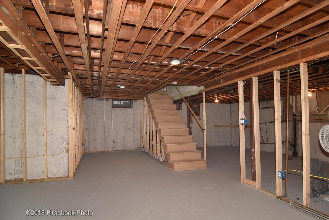 16 Cranberry Road North Providence, RI 02911 - Photo 28 of 37 Gallery Image 28
