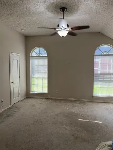 a view of empty room with window