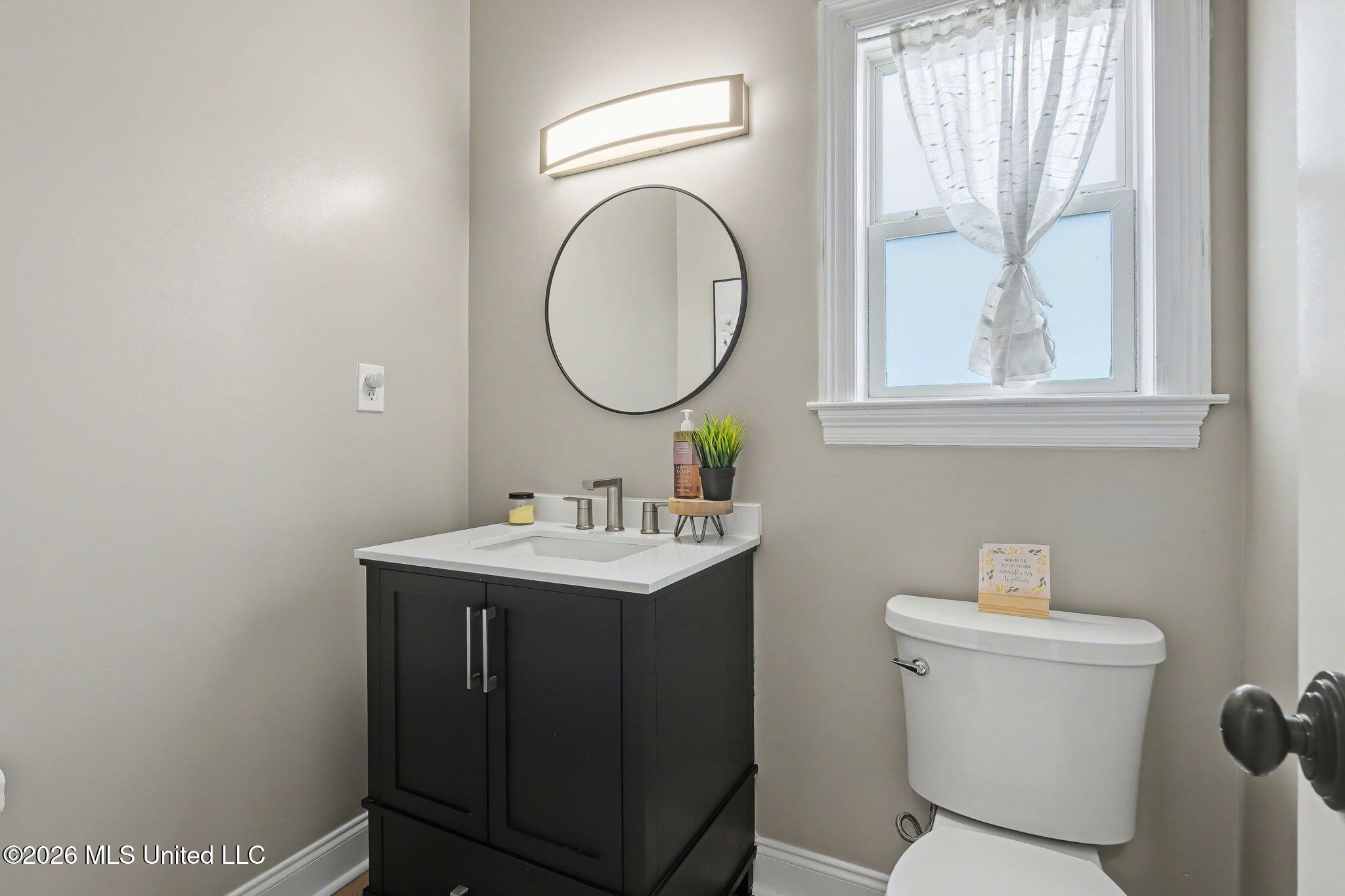 1785 Cashion Cove Hernando, MS 38632 - Photo 33 of 51 Half Bath