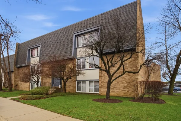 $2,650 | 2113 Ammer Ridge Court, Unit 301, Glenview, IL 60025