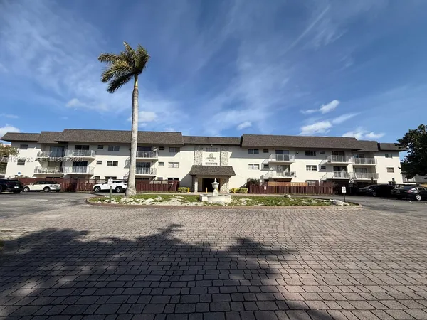 $337,000 | 8601 Southwest 94th Street, Unit 125W, Miami, FL 33156