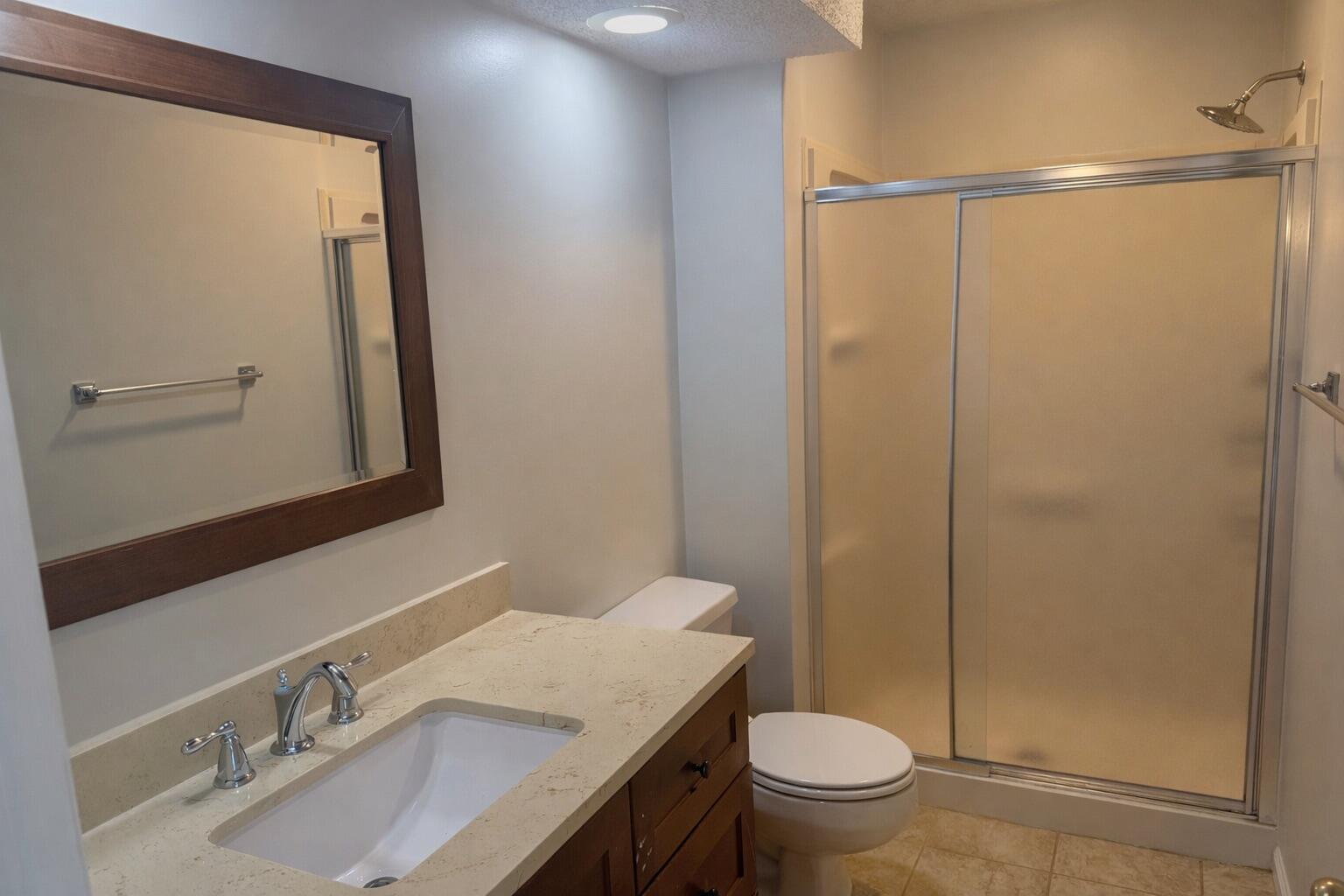 155 Marsh View, Unit 155 Charleston, SC 29412 - Photo 18 of 25 Guest Bathroom