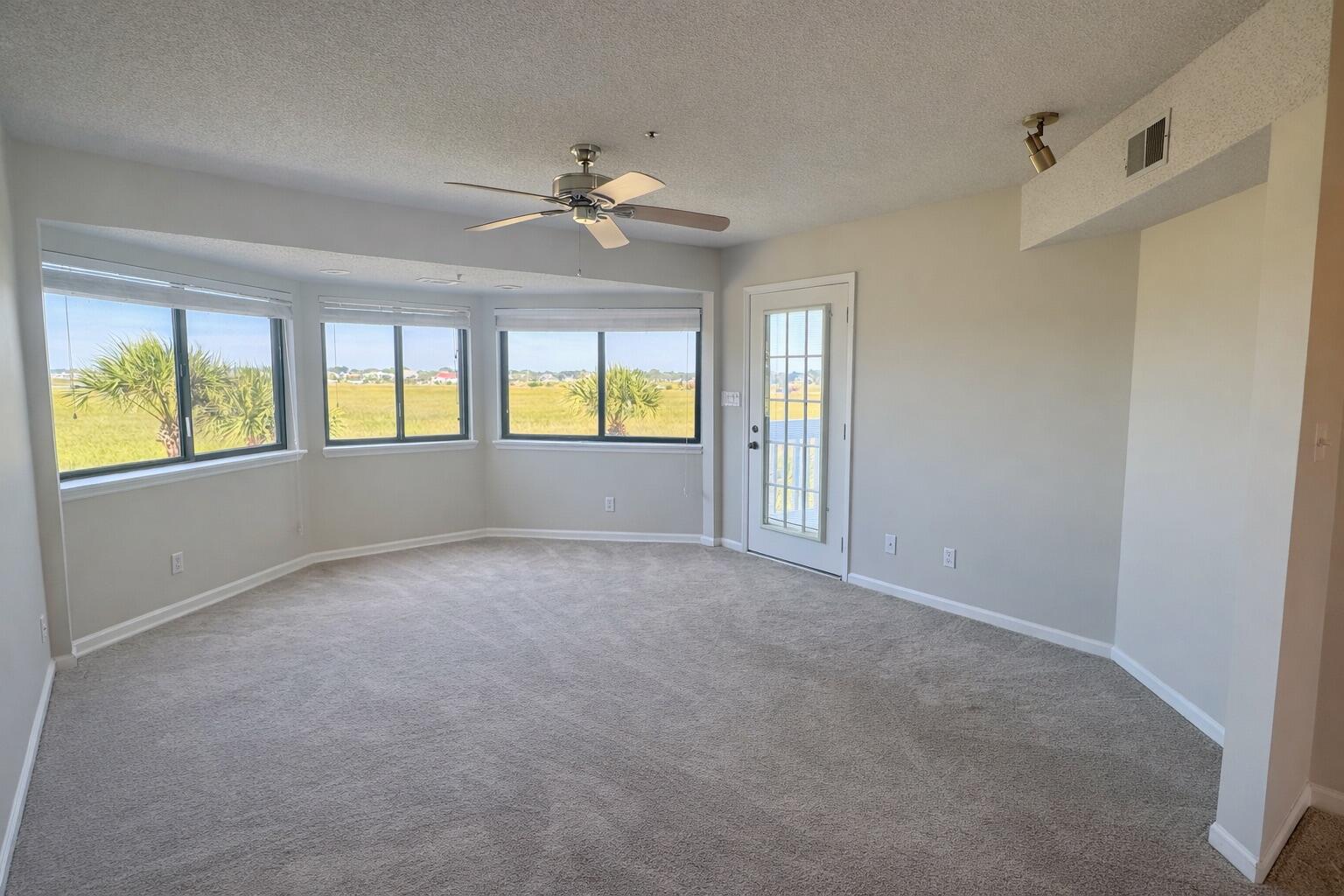 155 Marsh View, Unit 155 Charleston, SC 29412 - Photo 5 of 25 Family Room