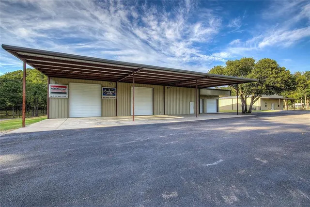 a view of outdoor space yard and front view of a house