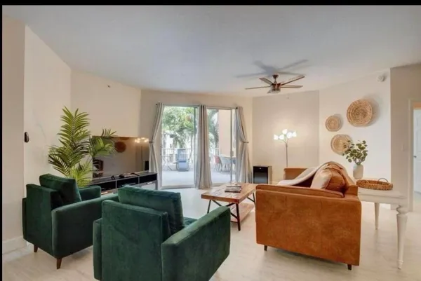 $3,000 | 802 West Windward Way, Unit 216, Lantana, FL 33462