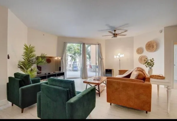 $3,000 | 802 West Windward Way, Unit 216, Lantana, FL 33462