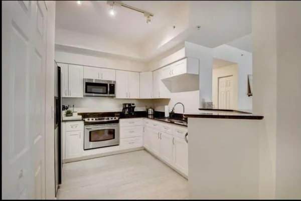$3,000 | 802 West Windward Way, Unit 216, Lantana, FL 33462