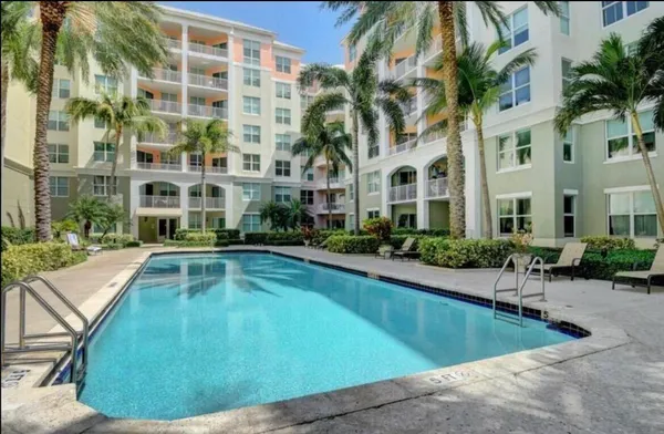 $3,000 | 802 West Windward Way, Unit 216, Lantana, FL 33462