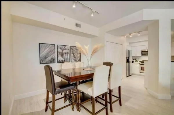 $3,000 | 802 West Windward Way, Unit 216, Lantana, FL 33462