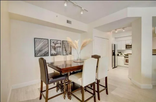 $3,000 | 802 West Windward Way, Unit 216, Lantana, FL 33462