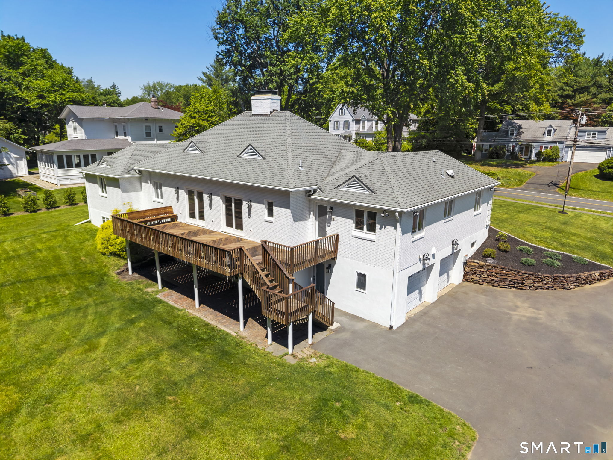 61 Flagg Road West Hartford, CT 06117 - Photo 6 of 39