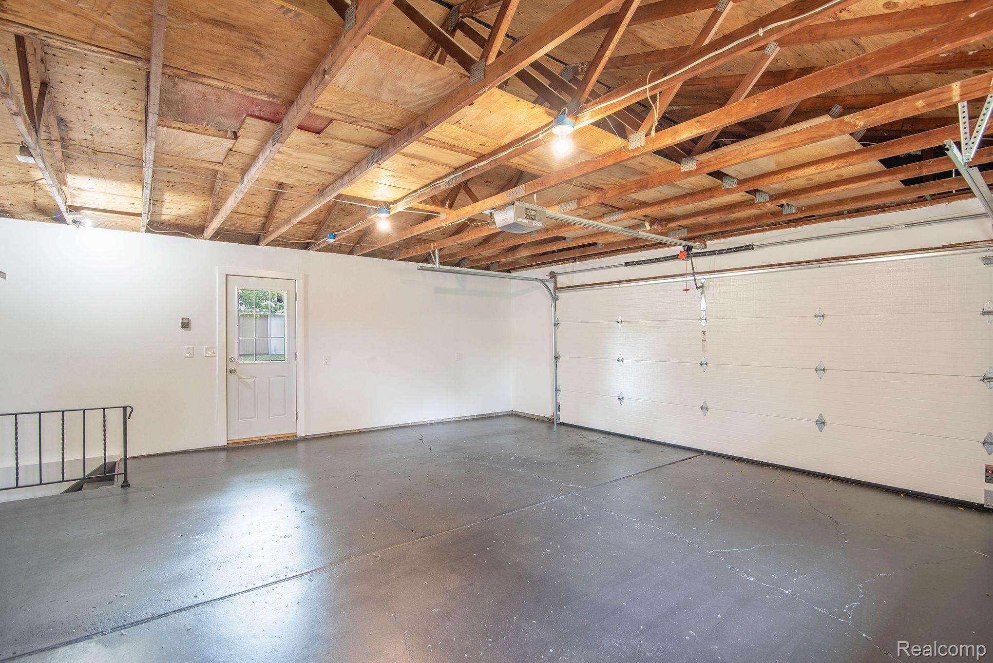 6126 Washburn Road Goodrich, MI 48438 - Photo 21 of 26 Garage