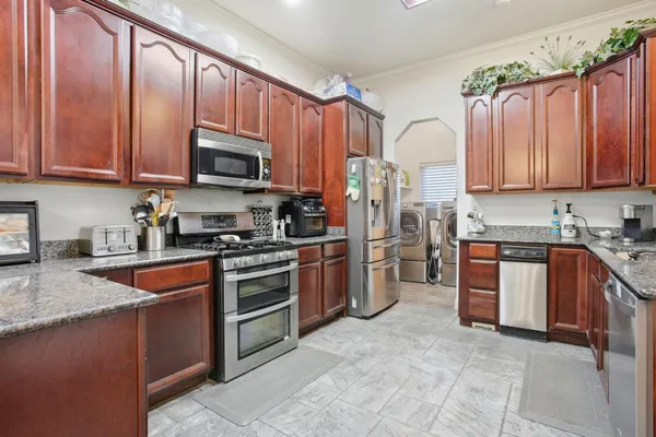 $919,888 | 14071 River Road, Walnut Grove, CA 95690