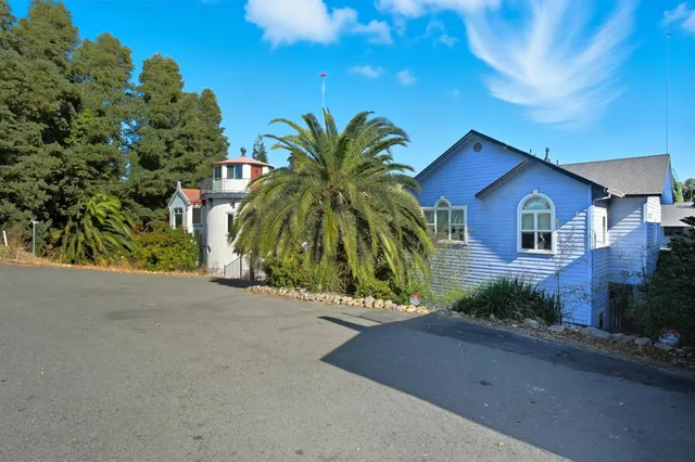 $919,888 | 14071 River Road, Walnut Grove, CA 95690