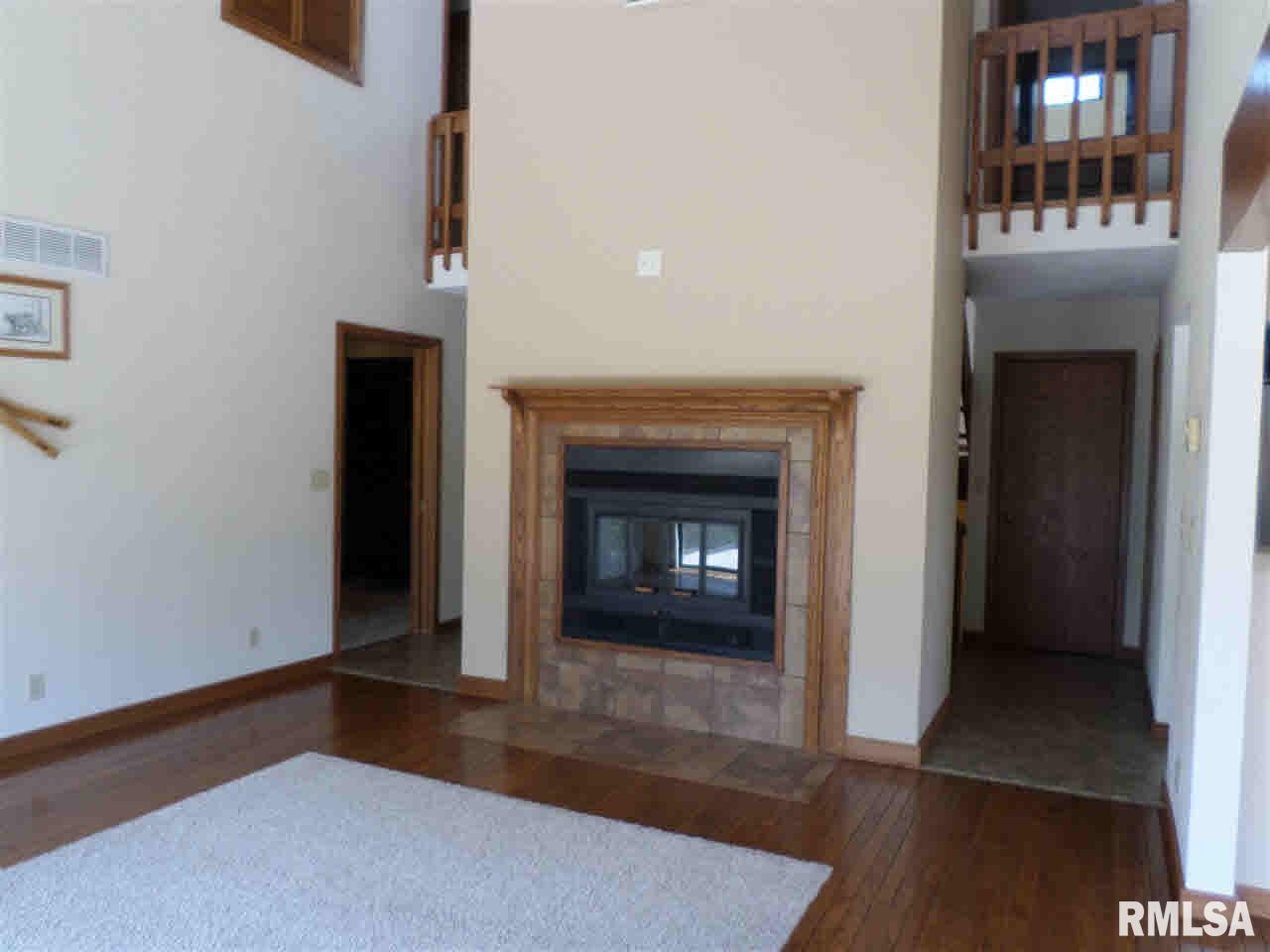 403 Barber Creek Road Port Byron, IL 61275 - Photo 3 of 24 Gallery Image 3