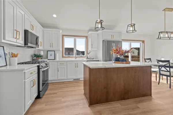 $450,000 | 2041 Bear Paw Trail, Kaukauna, WI 54130