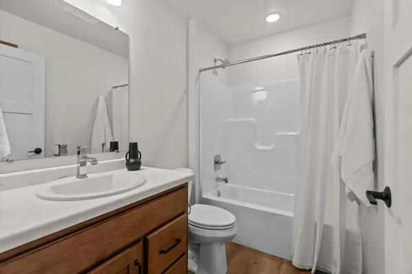 $450,000 | 2041 Bear Paw Trail, Kaukauna, WI 54130