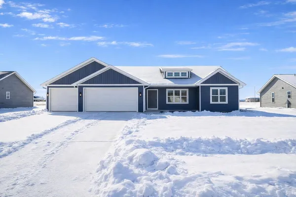 $450,000 | 2041 Bear Paw Trail, Kaukauna, WI 54130