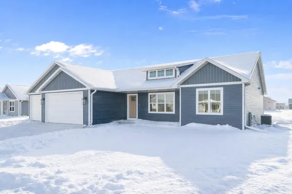 $450,000 | 2041 Bear Paw Trail, Kaukauna, WI 54130