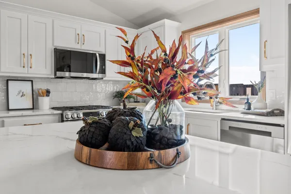 $450,000 | 2041 Bear Paw Trail, Kaukauna, WI 54130