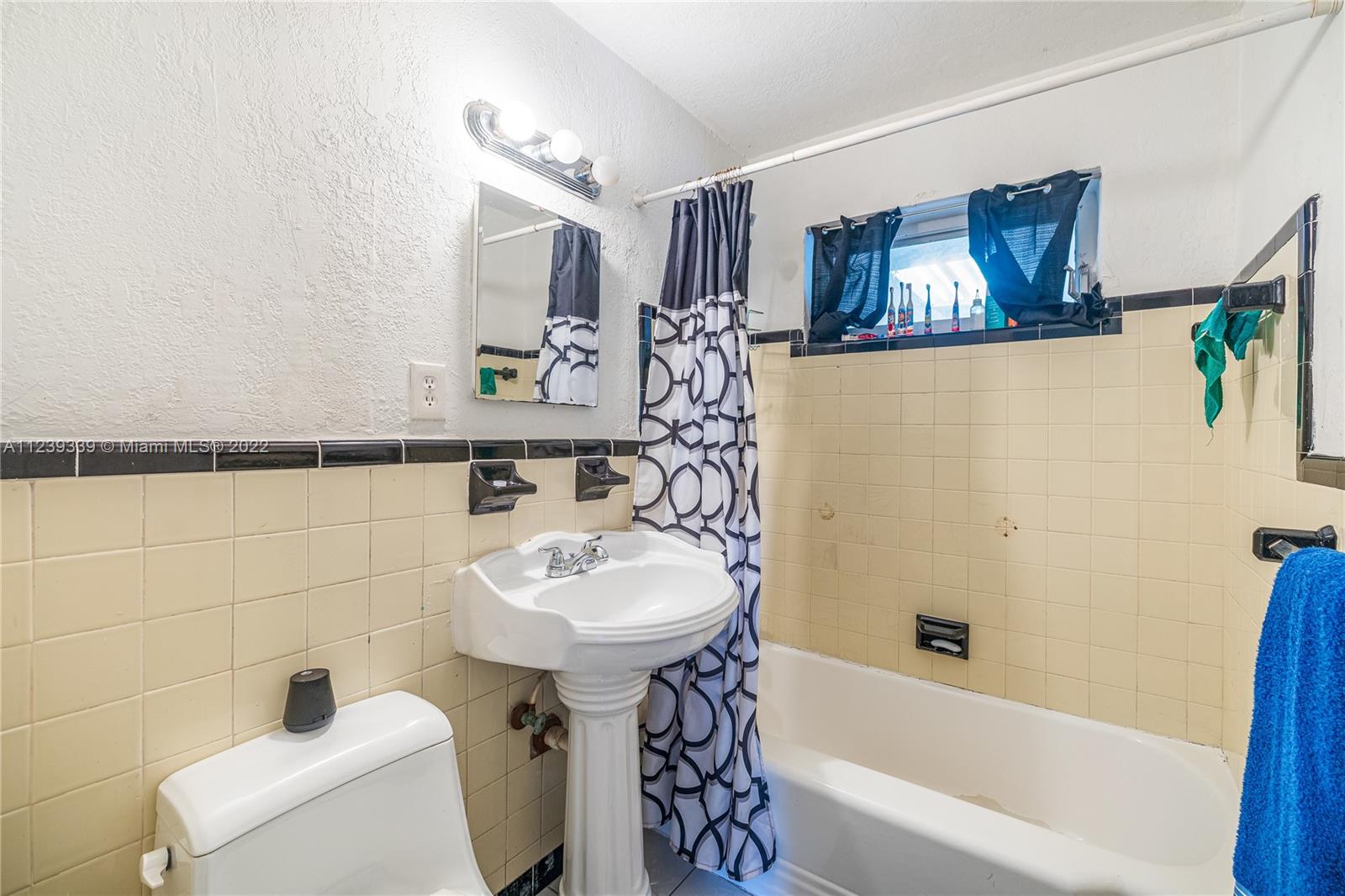 35 Virginia Road West Park, FL 33023 - Photo 15 of 22 Gallery Image 15