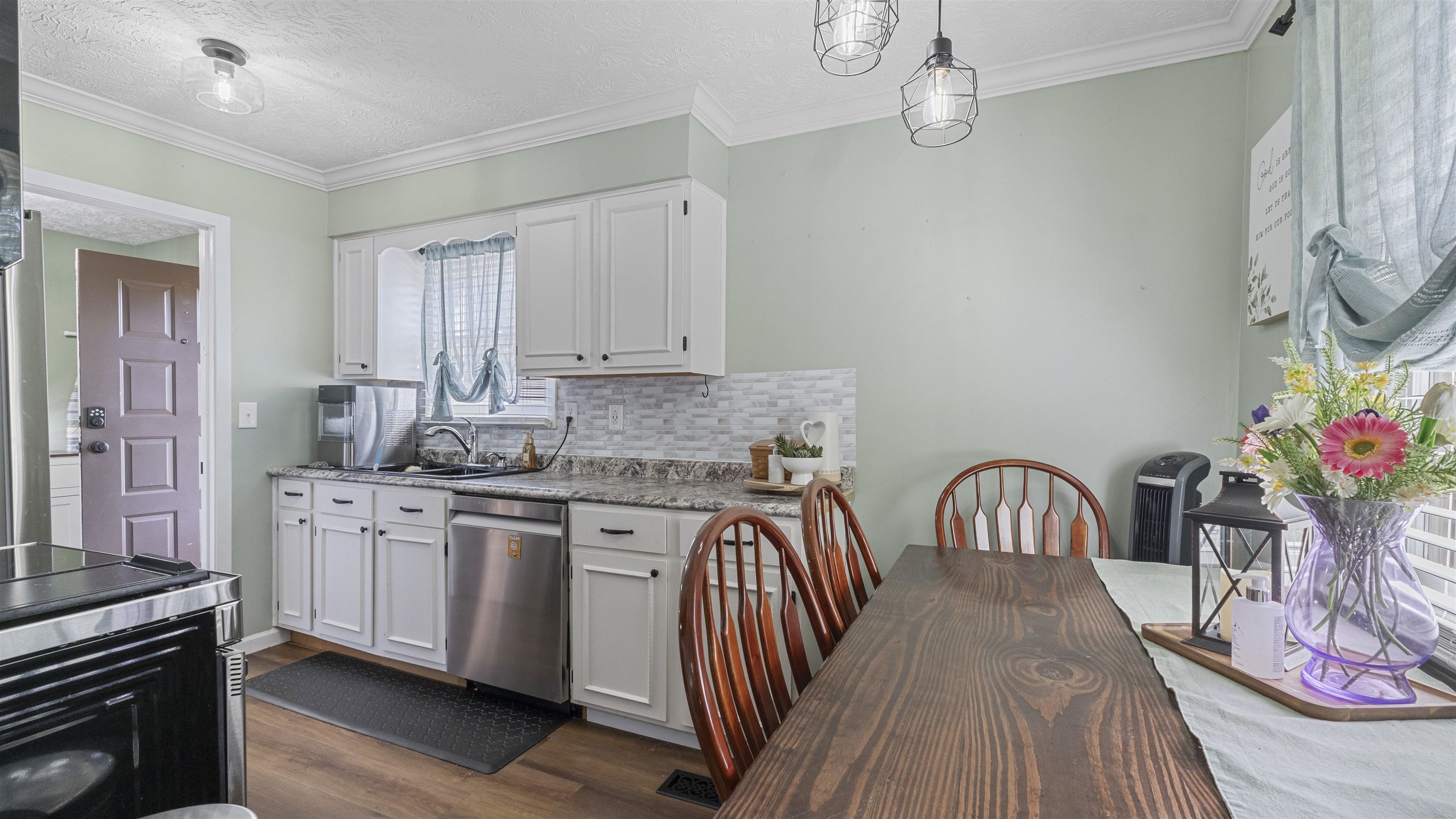 8026 Hall Ridge Road Ashland, KY 41102 - Photo 6 of 31 Gallery Image 6