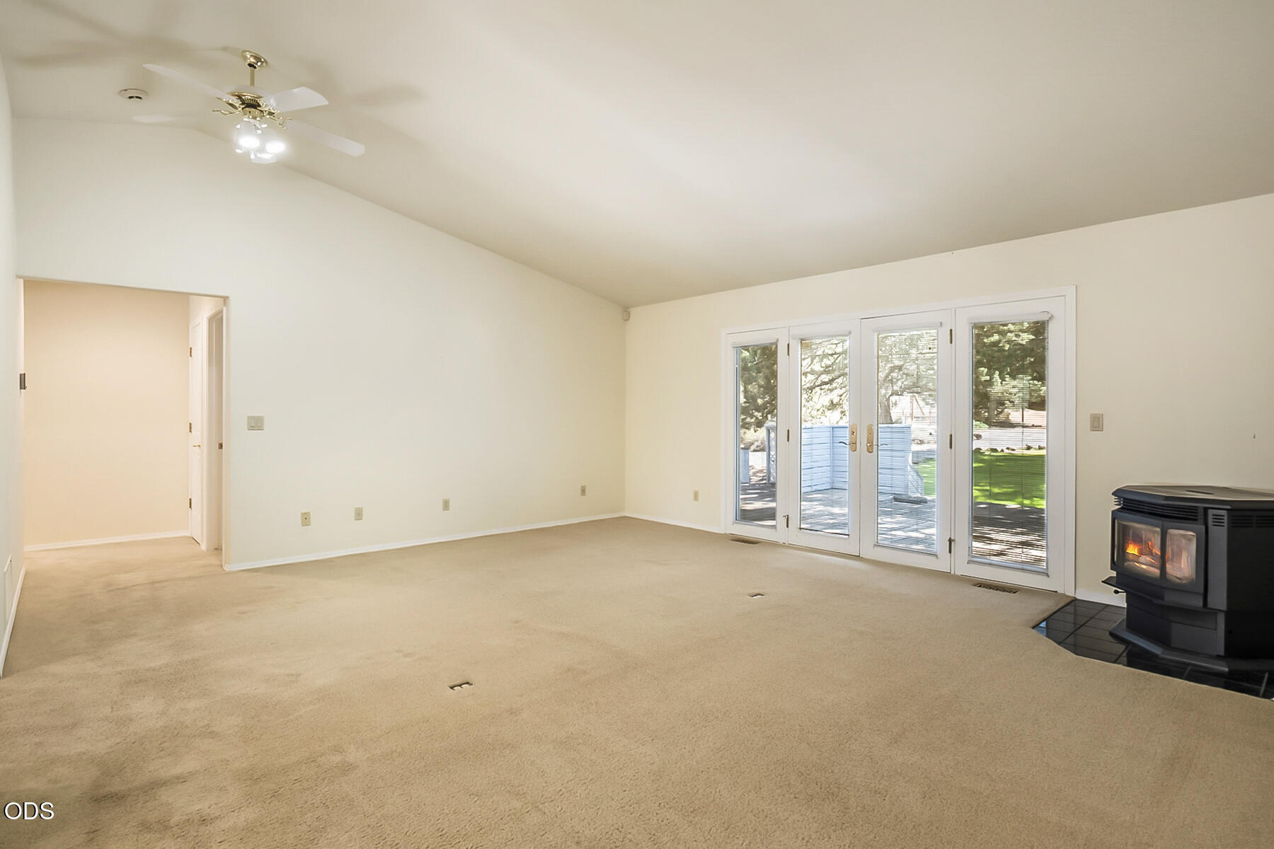 64507 McGrath Road Bend, OR 97701 - Photo 8 of 56