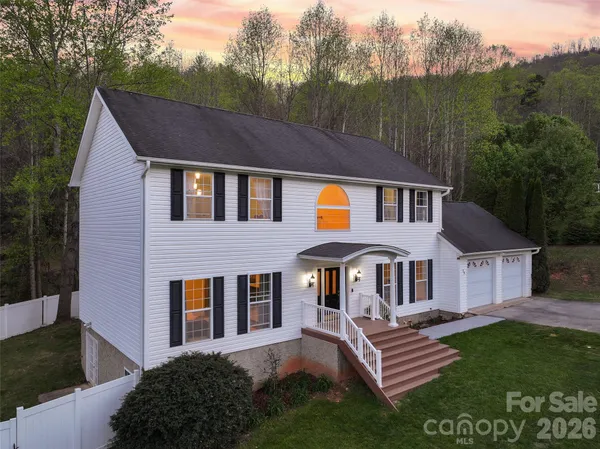 $565,000 | 15 Kylie Grace Lane, Candler, NC 28715