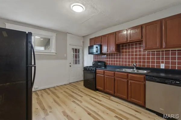 $90,000 | 3322 North Hanley Road, St. Louis, MO 63121