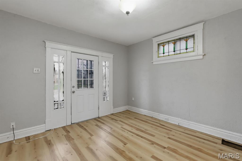 3322 North Hanley Road St. Louis, MO 63121 - Photo 6 of 36