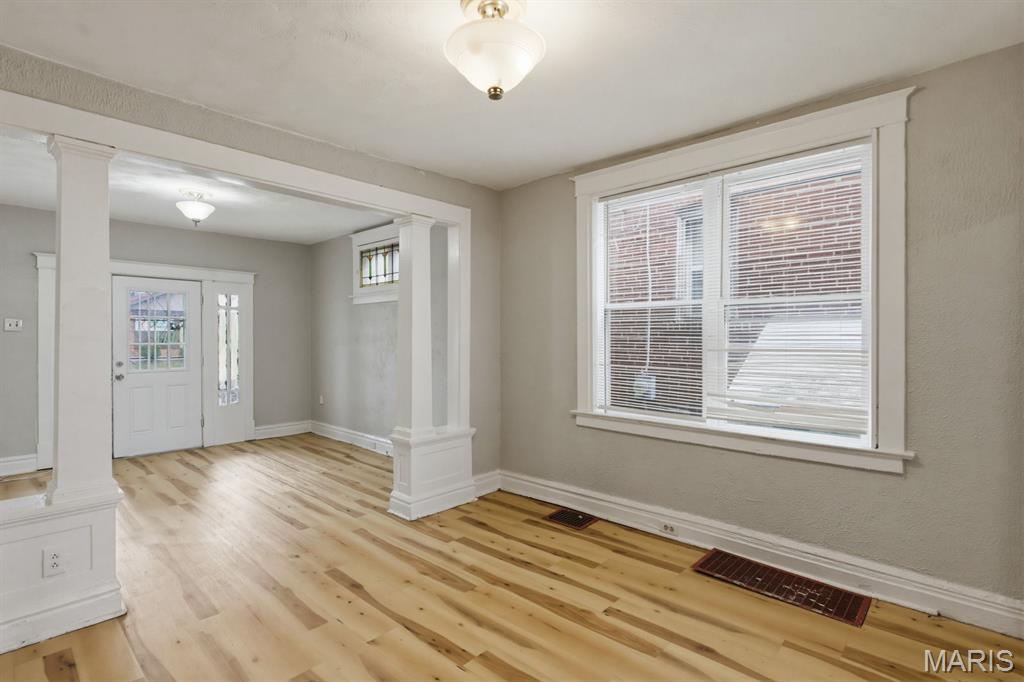 3322 North Hanley Road St. Louis, MO 63121 - Photo 9 of 36