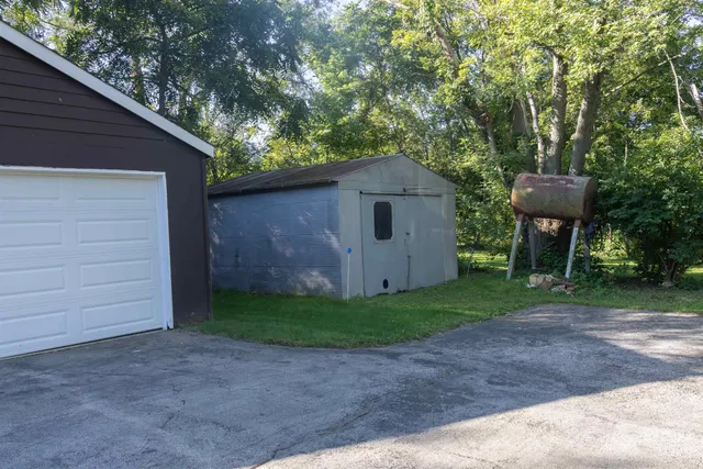 $360,000 | 10520 Cemetery Road, Pecatonica, IL 61063