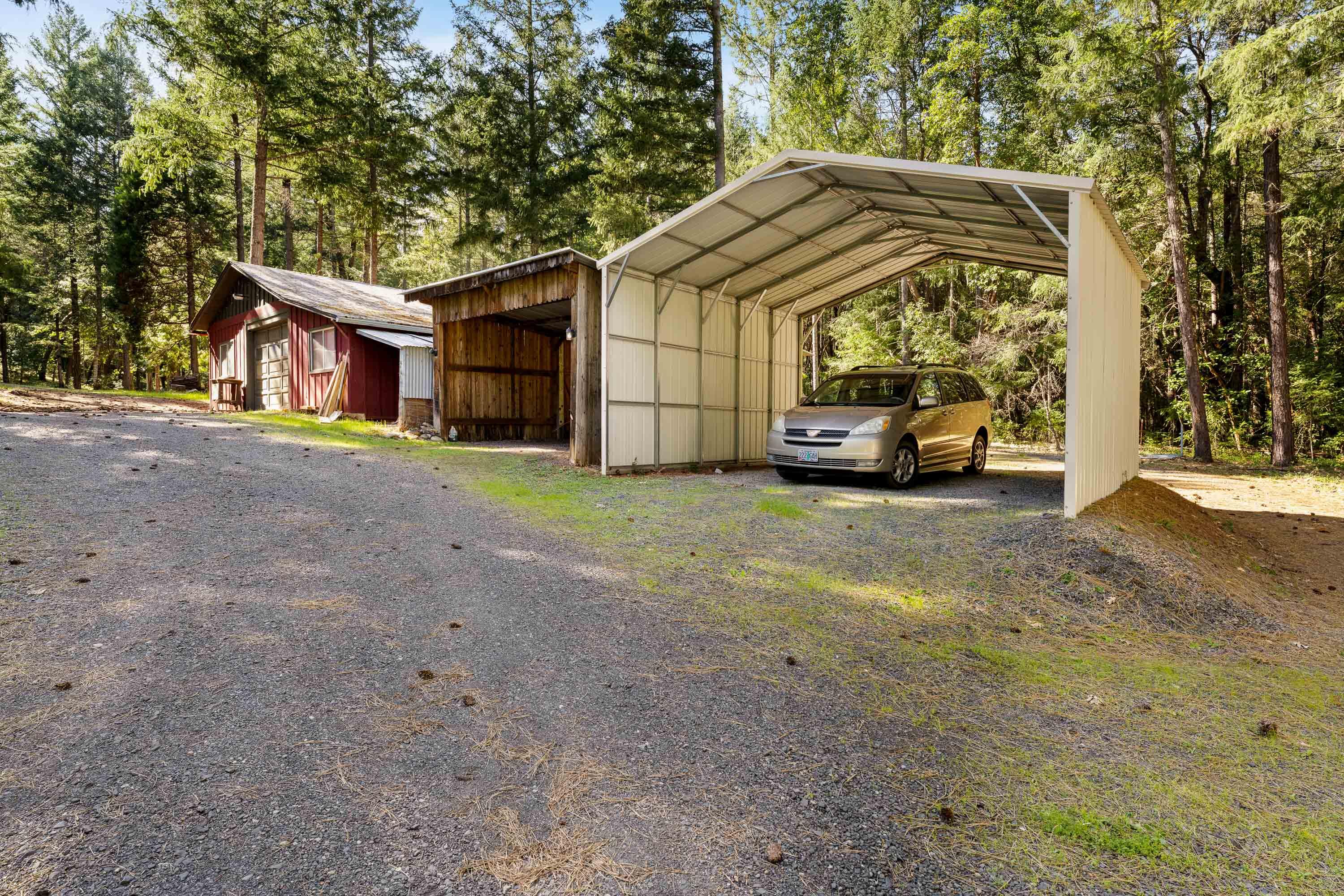 332 Bull Creek Road Grants Pass, OR 97527 - Photo 18 of 46 Gallery Image 18