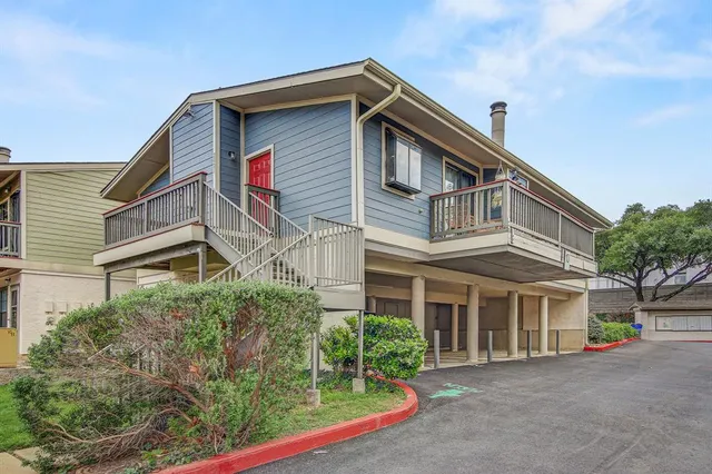 $1,700 | 2215 Post Road, Unit 2022, Austin, TX 78704