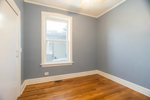 $1,900 | 3033 West Gunnison Street, Unit 1, Chicago, IL 60625