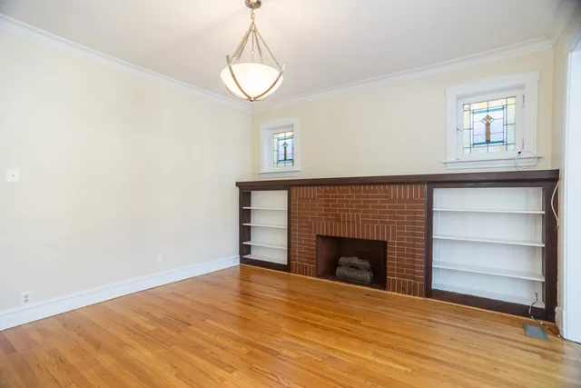 $1,900 | 3033 West Gunnison Street, Unit 1, Chicago, IL 60625