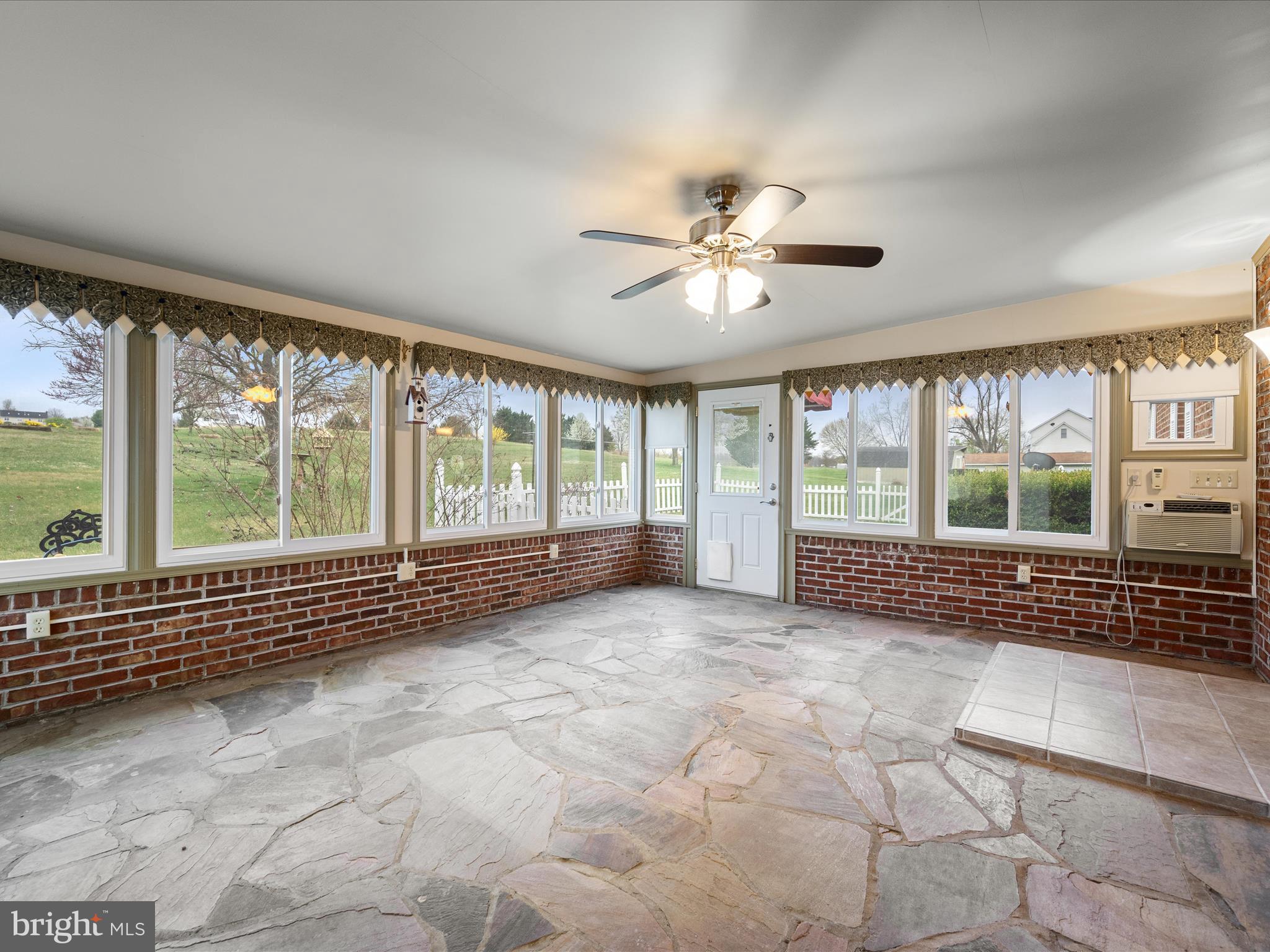5321 Middle Road Winchester, VA 22602 - Photo 16 of 66 Sunroom