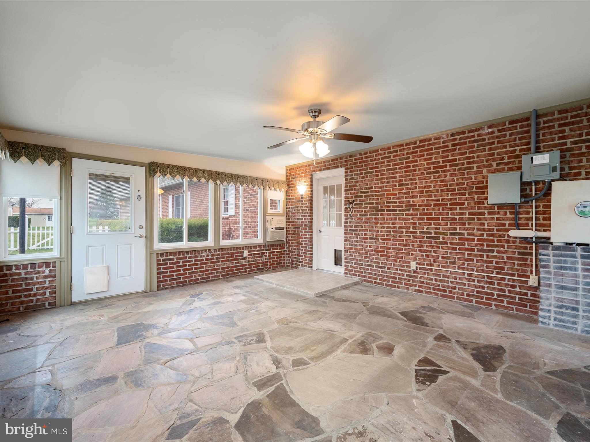 5321 Middle Road Winchester, VA 22602 - Photo 17 of 66 Sunroom