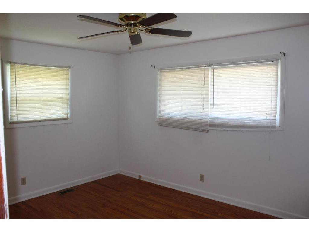 2016 Brookwood Road Kingsport, TN 37664 - Photo 10 of 22 Bedroom Two