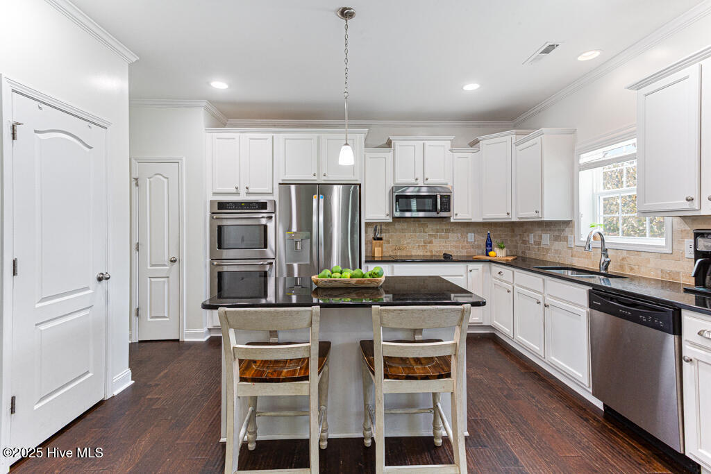 325 Parrish Lane Carthage, NC 28327 - Photo 10 of 39 kitchen