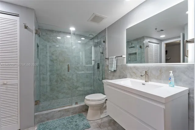 $3,200 | 1750 North Bayshore Drive, Unit 1405, Miami, FL 33132