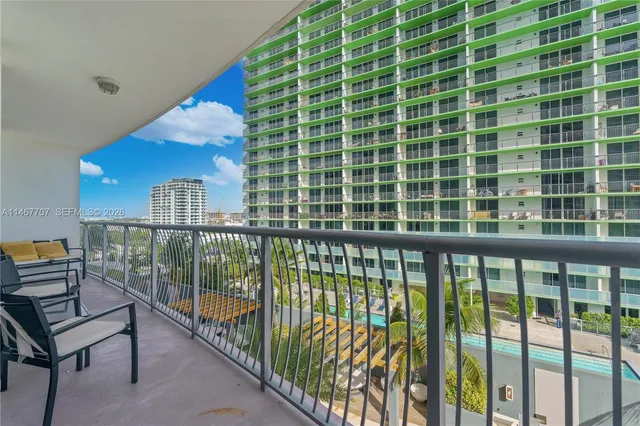 $3,200 | 1750 North Bayshore Drive, Unit 1405, Miami, FL 33132