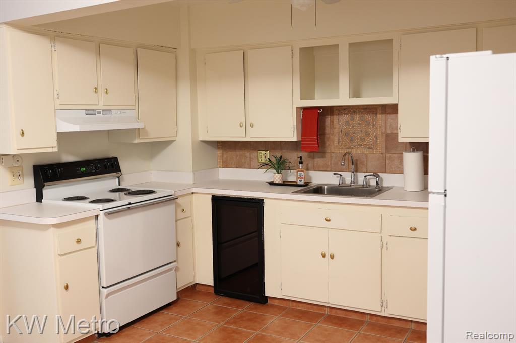25535 Lahser Road, Unit A4 Southfield, MI 48033 - Photo 28 of 30