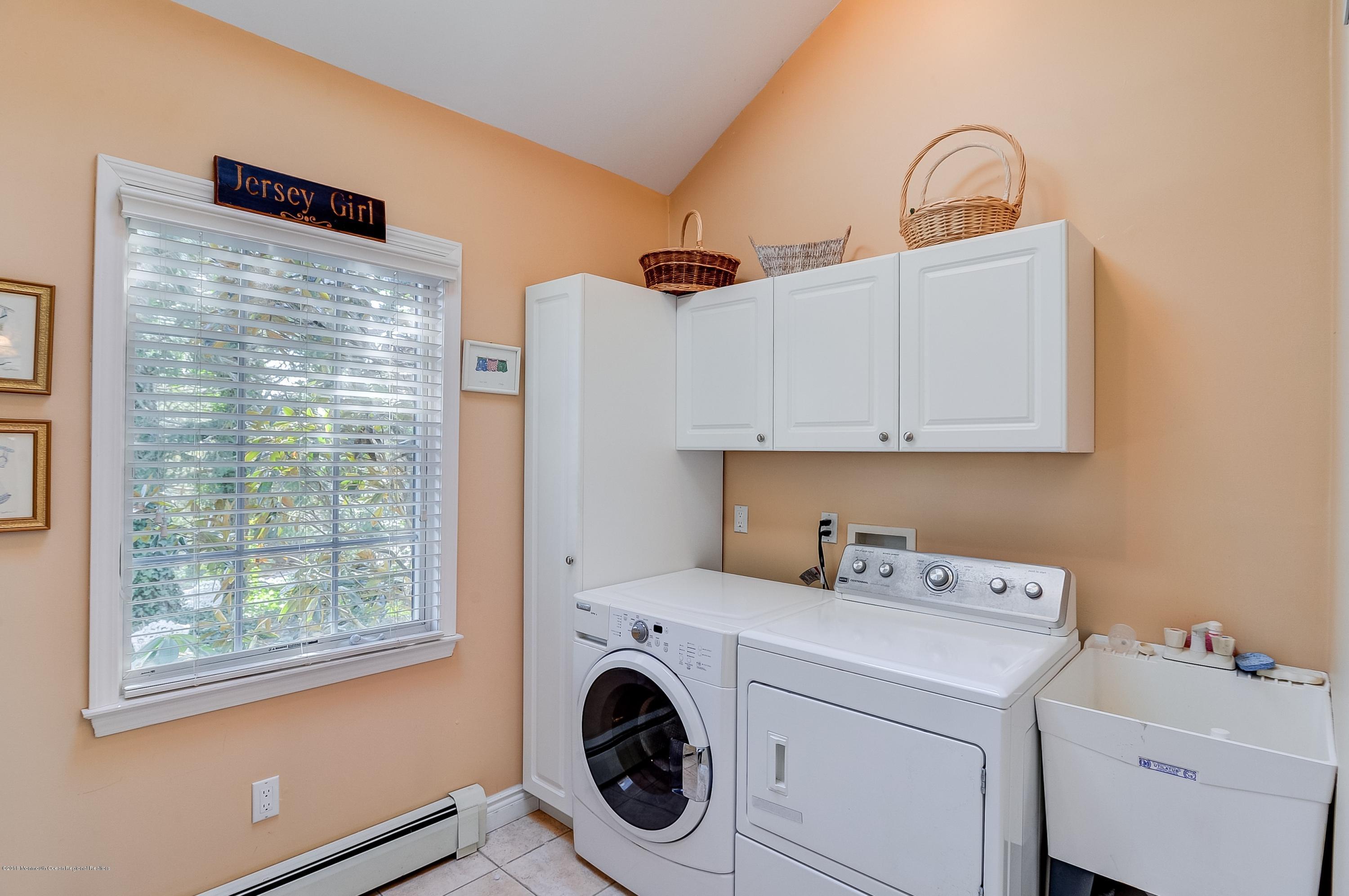 608 Oakcrest Road Brielle, NJ 08730 - Photo 29 of 52 030_Laundry