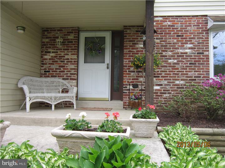 154 Forge Road Glen Mills, PA 19342 - Photo 2 of 24 Exterior Front