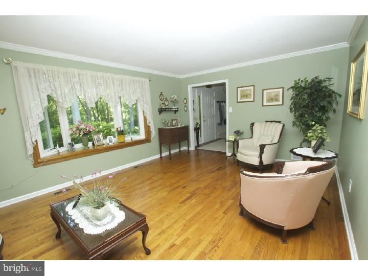 154 Forge Road Glen Mills, PA 19342 - Photo 4 of 24 Living Room