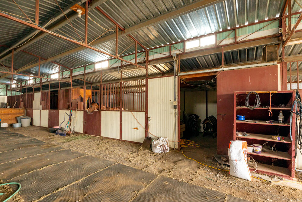 8757 Reeder Road Klamath Falls, OR 97603 - Photo 10 of 34 a view of a garage